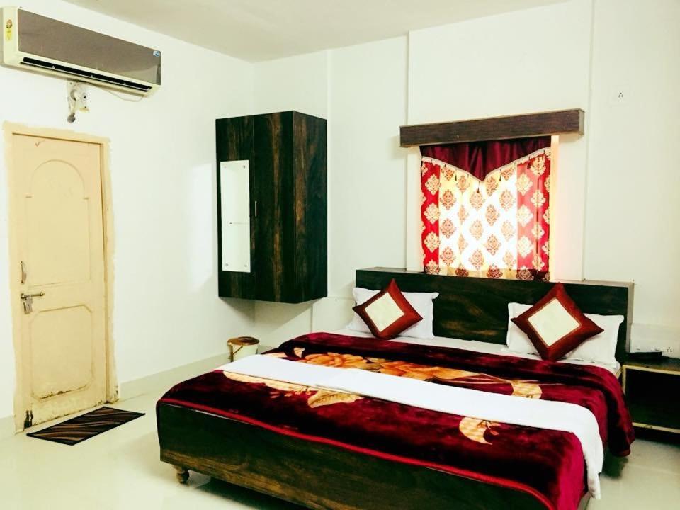 Hotel Santosh Guest House Jodhpur  Buitenkant foto